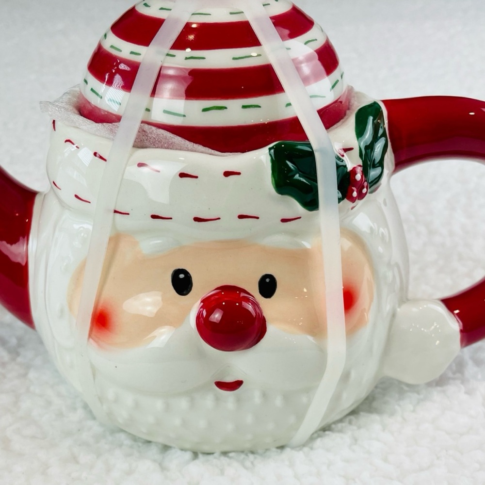 (NWT) HOLLY & MOSS • Red/White Christmas Holiday Santa Claus Teapot - Picture 3 of 13